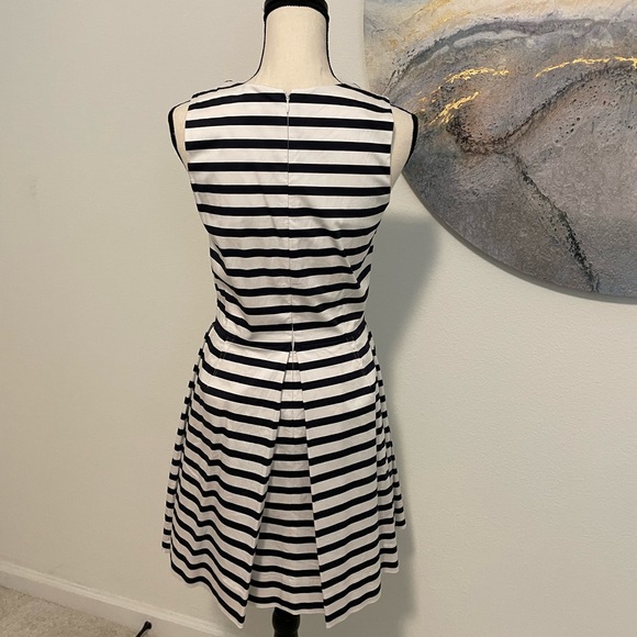 Gap classic dress size 2 - Picture 4 of 5